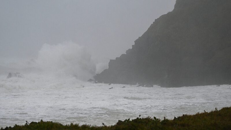 Cyclone_Alfred_Hits_Aussie_Coast__Evacuations___Chaos______ video poster