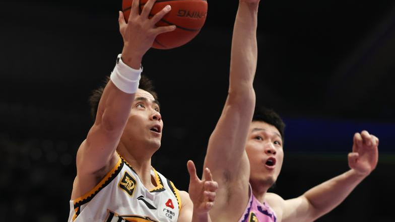 Liaoning Soars to Playoff Bye with Road Win Over Beikong 🏀🔥