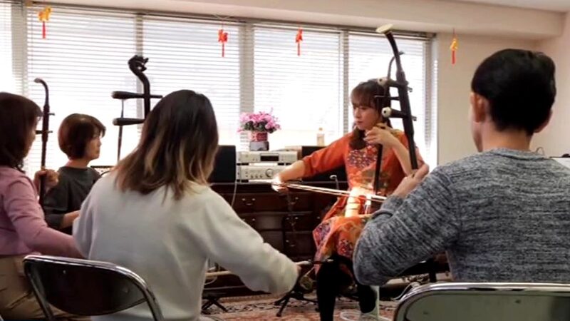 🎵 Ancient Erhu Captivates Japan: Meet the Musicians Redefining Tradition 🌸 video poster