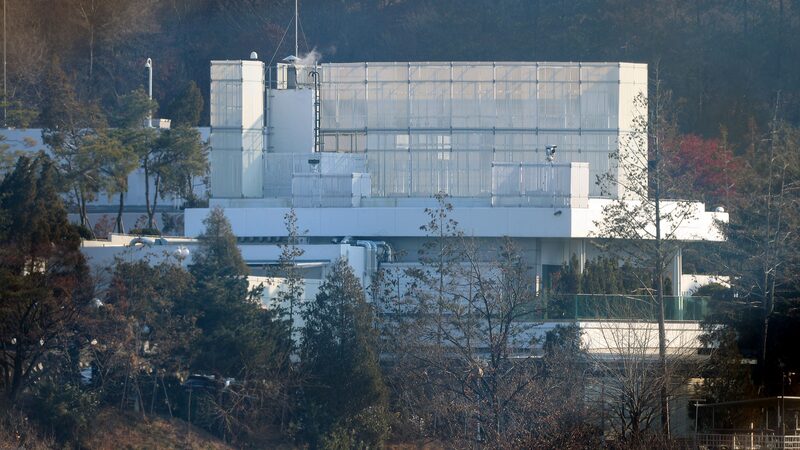 Ex_South_Korean_President_Yoon_Released_Amid_Trial_poster - 🌍NewspaperAmigo – Your Global News Buddy 🗞️ Ex_South_Korean_President_Yoon_Released_Amid_Trial video poster