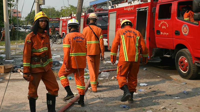 Myanmar Earthquake: Rescue Efforts Intensify as Death Toll Crosses 1K 🌍💔 video poster