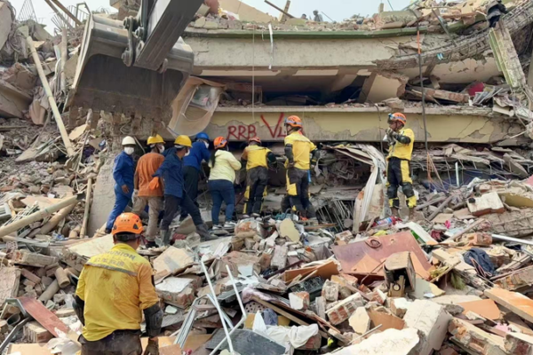 Chinese Rescuers Save Lives in Myanmar Earthquake 🌍🚒 Chinese Rescuers Save Lives in Myanmar Earthquake 🌍🚒