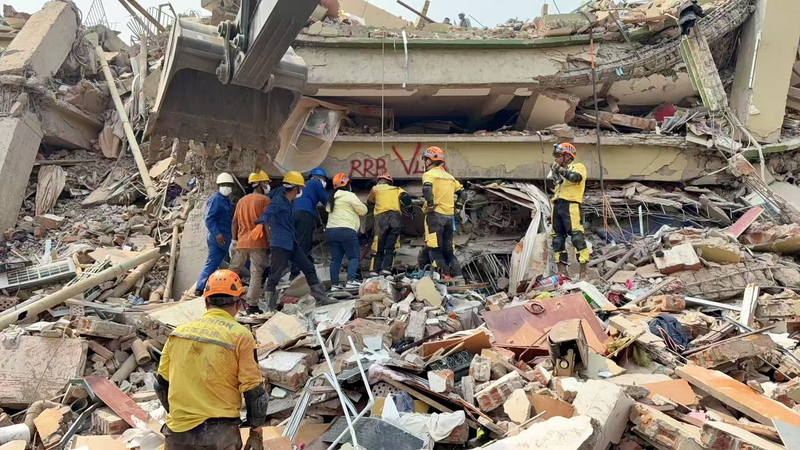 Chinese Rescuers Save Lives in Myanmar Earthquake 🌍🚒