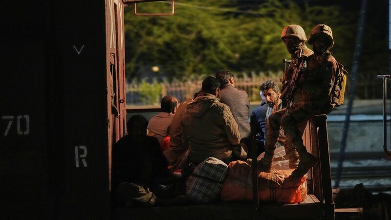 Pakistani_Troops_End_Train_Siege__33_Militants_Killed__Hostages_Freed___