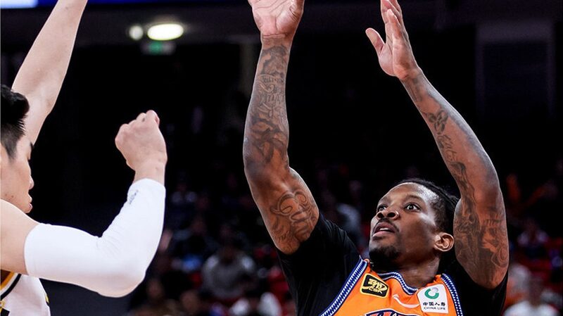 Shanghai_Sharks_Sink_CBA_Leaders_Guangsha_in_Thriller___