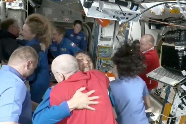 SpaceX Rescues NASA Astronauts with Starliner Stuck in Space 🚀👩🚀 SpaceX_Rescues_NASA_Astronauts_with_Starliner_Stuck_in_Space____ video poster