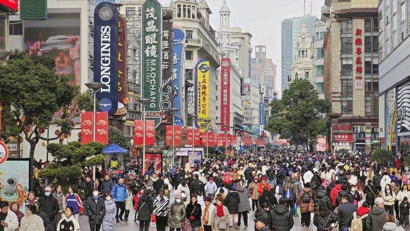 Spring_Festival_Spending_Soars___CPPCC_Spokesperson_Celebrates_Cultural_Boom