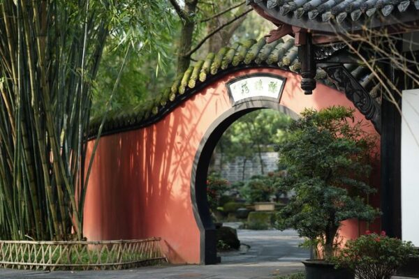 Step into History 🌸 Explore Chengdu’s Ancient Wuhou Shrine! Step_into_History___Explore_Chengdu_s_Ancient_Wuhou_Shrine_