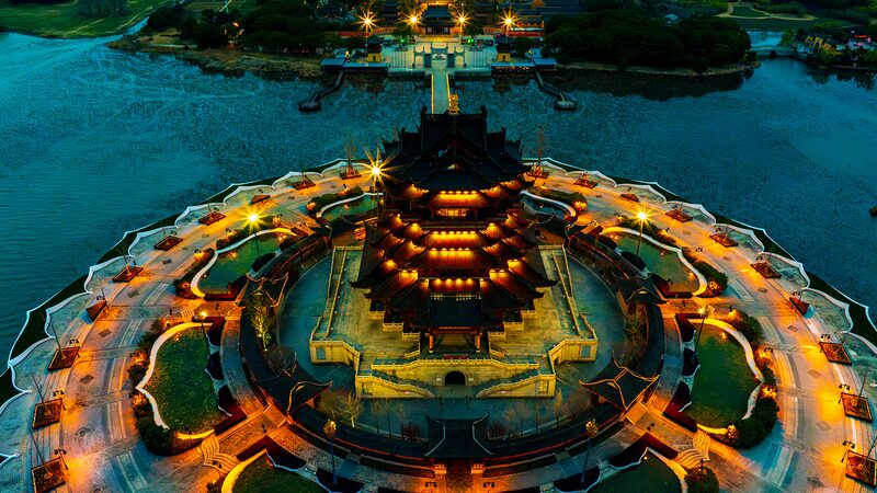 Suzhou_s_Chongyuan_Temple_Lights_Up_with_Ancient_Charm____
