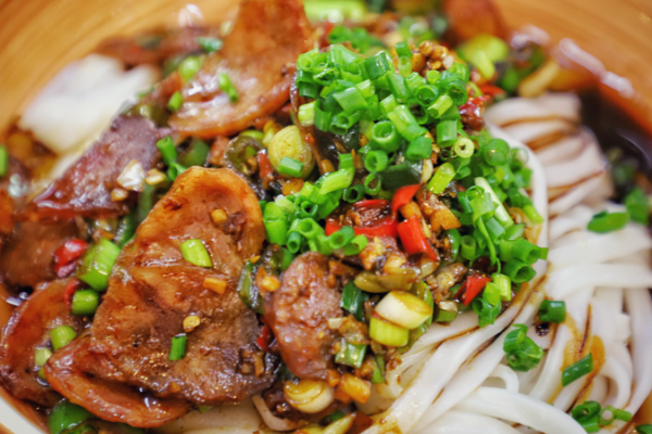Slurp Like a Local: The Art of Suoing Noodles in Changsha 🍜 Slurp Like a Local: The Art of Suoing Noodles in Changsha 🍜