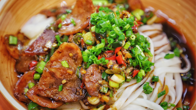 Slurp Like a Local: The Art of Suoing Noodles in Changsha 🍜