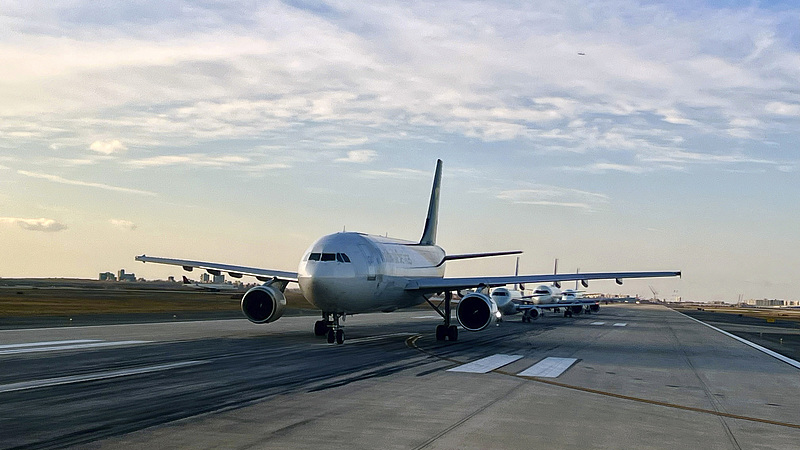 UVVOC37UJKO2743C8DOK - 🌍NewspaperAmigo – Your Global News Buddy 🗞️ Europeans Boycott U.S. Travel Over Trump Policies 🌍✈️