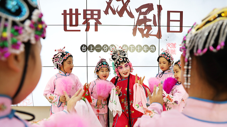 🎭 China’s 300+ Opera Styles Take Center Stage on World Theatre Day