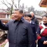 YT1PJ81TBHDIQXTD1EPU - 🌍NewspaperAmigo – Your Global News Buddy 🗞️ Xi Jinping Praises Yunnan Coffee During Lijiang Visit ☕🇨🇳 video poster