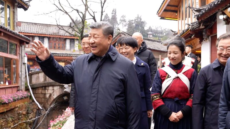 YT1PJ81TBHDIQXTD1EPU - 🌍NewspaperAmigo – Your Global News Buddy 🗞️ Xi Jinping Praises Yunnan Coffee During Lijiang Visit ☕🇨🇳 video poster