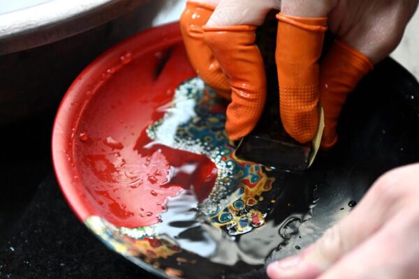Young Artisans Revive Fujian’s Ancient Lacquerware Craft 🌟🎨 Young_Artisans_Revive_Fujian_s_Ancient_Lacquerware_Craft___