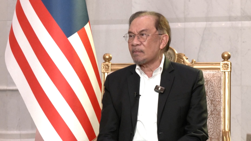 0DB27FDQ8WQEC86K9LUN - 🌍NewspaperAmigo – Your Global News Buddy 🗞️ Malaysian PM Praises China's Equal Partnership 🌏🤝 video poster