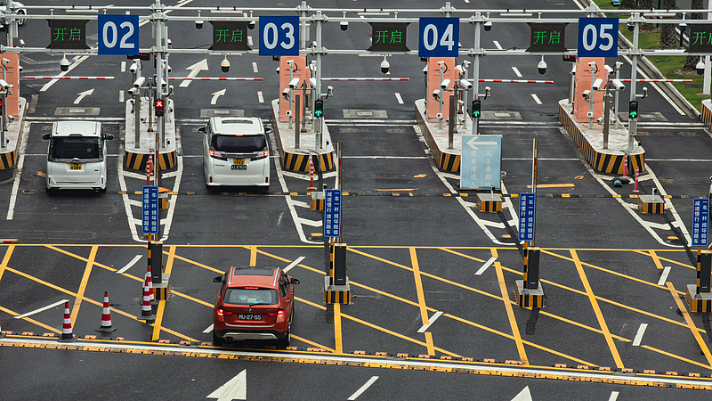 🚨 Record Surge in Foreign Travelers Crossing Hong Kong-Zhuhai-Macao Bridge! 🚨 Record Surge in Foreign Travelers Crossing Hong Kong-Zhuhai-Macao Bridge!