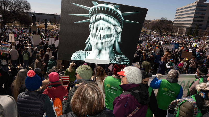 U.S. Immigration Crackdown Sparks Global Debate 🇺🇸🌎