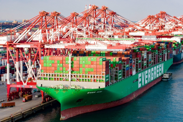 U.S.-China Trade Tensions Escalate: Tariff Wars & What's Next 🌏💥