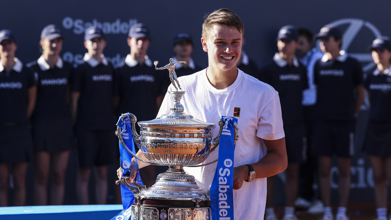 Rune Stuns Alcaraz in Barcelona Final 🎾🏆