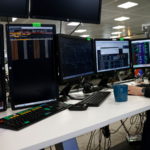 3C2PCKQ80QKZE2BJJE4C - 🌍NewspaperAmigo – Your Global News Buddy 🗞️ Global Markets in Freefall Amid Trade War Fears 💼🌍