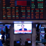 3IPXDS30E774Z9CF65K0 - 🌍NewspaperAmigo – Your Global News Buddy 🗞️ US Stocks Plunge 📉 Amid Tariff Tensions: What’s Next for Global Markets?