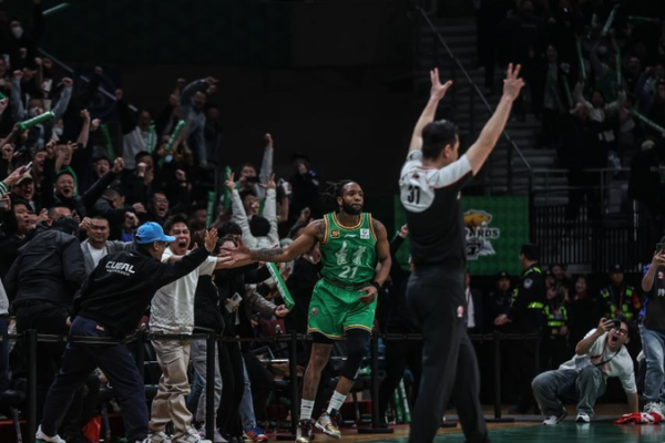 Liaoning Edges Xinjiang in OT Thriller to Kick Off CBA Title Defense 🏀💥
