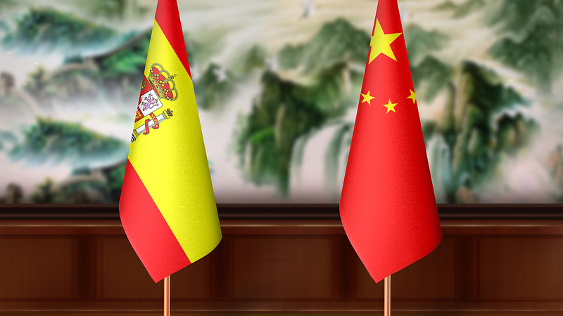3ZYY0JWHURTHSYF0FXXS - 🌍NewspaperAmigo – Your Global News Buddy 🗞️ 🚀 Spain's PM Visits China: Trade, EVs, and Global Ties in Focus 🌏