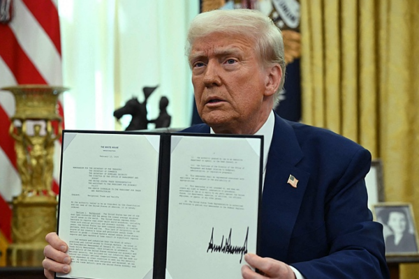 ⚖️ Trump's Tariff Tensions: 'Liberation Day' or Trade War Ground Zero?