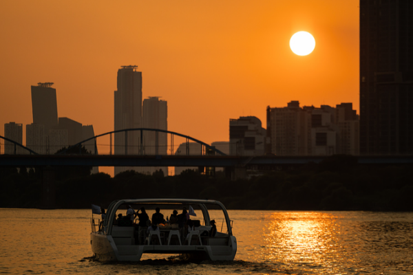 South Korea Sizzles: 2024 Marks Hottest Year in 50 Years 🌡️🔥 South Korea Sizzles: 2024 Marks Hottest Year in 50 Years 🌡️🔥