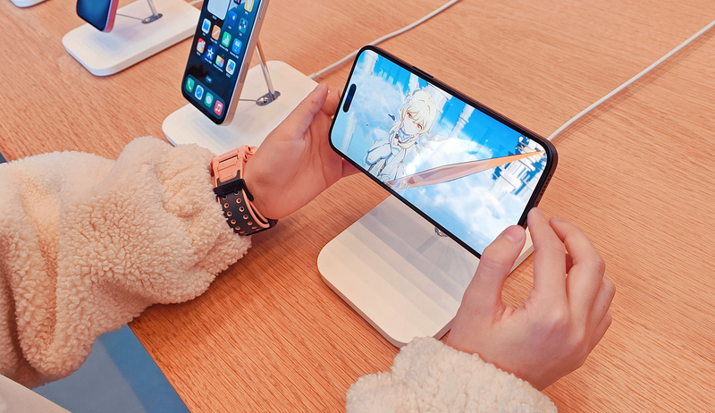 Why Apple Won’t Make iPhones in the US Despite Trump’s Tariffs 🍎🇺🇸