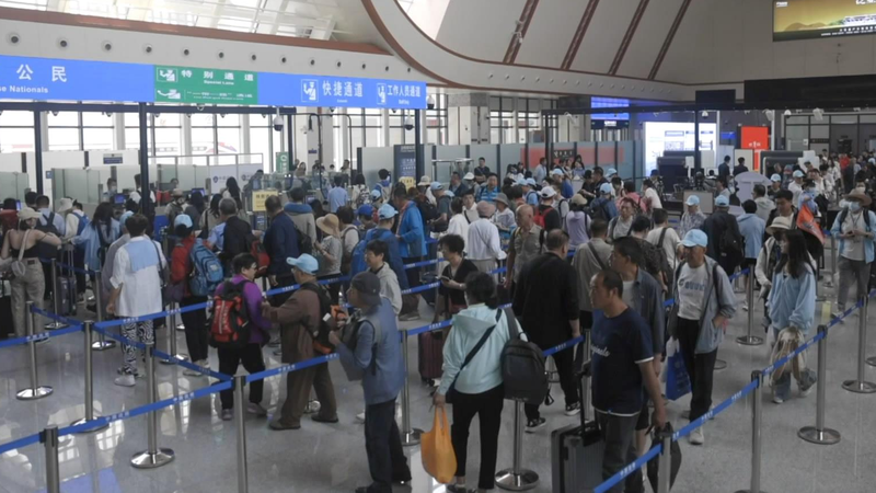 AQPKKWCPDLHS87WYEZ9P - 🌍NewspaperAmigo – Your Global News Buddy 🗞️ China-Laos Border Port Booms with 24% ASEAN Travel Surge 🌏✈️