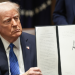 B4DWT0AS0TH9TVFEJL94 - 🌍NewspaperAmigo – Your Global News Buddy 🗞️ Trump’s Tariff Move Sparks Global Recession Fears ⚠️📉