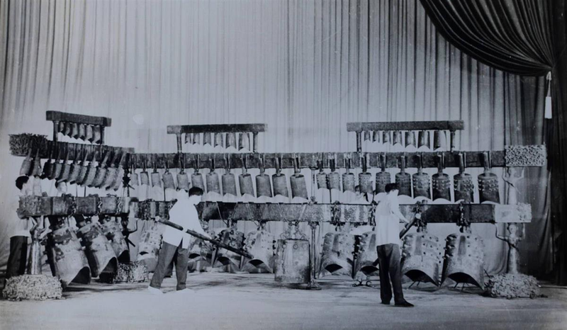 2,400-Year-Old Bronze Chimes’ Groundbreaking 1978 Concert Echoes Through History 🎶