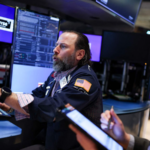 CGW97Z0LGLSXXJC5QKUC - 🌍NewspaperAmigo – Your Global News Buddy 🗞️ U.S. Stocks Dip After Trump Tariff Rally 🔻📉