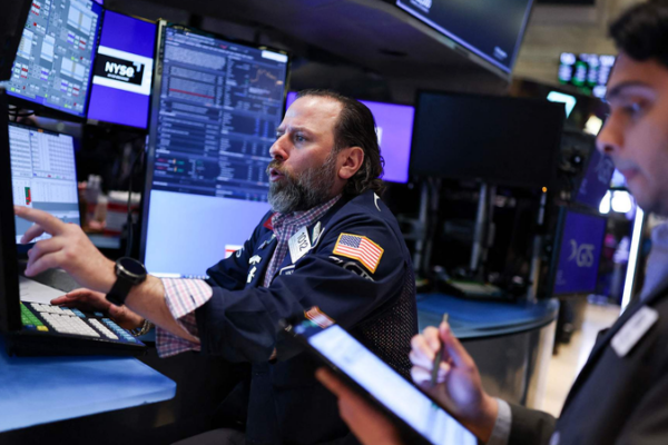 U.S. Stocks Dip After Trump Tariff Rally ๐ป๐ U.S. Stocks Dip After Trump Tariff Rally ๐ป๐