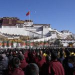 CKJ3JKQ1RT0TBPUF46ZR - 🌍NewspaperAmigo – Your Global News Buddy 🗞️ China to Push Back Against U.S. Visa Restrictions on Xizang Officials 🌏✈️