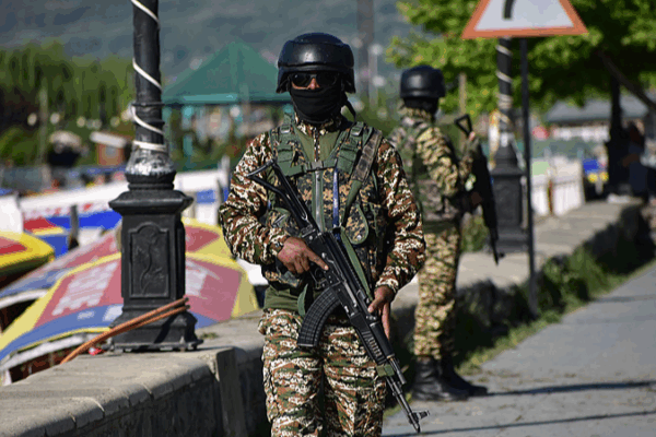 Pakistan Warns of Imminent Indian Military Action ⚠️🇮🇳🇵🇰