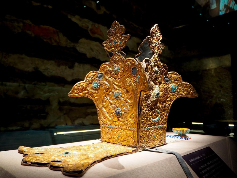 CWP00G8DRT1U3KKM6RKR - 🌍NewspaperAmigo – Your Global News Buddy 🗞️ ✨ Ancient Tibetan Crown Restored to Glory After 1,300 Years!