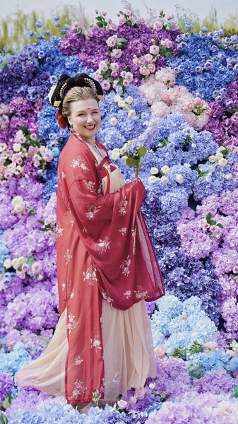 Beijing Hanfu Festival Blooms with Spring Traditions 🌸🏮 video poster