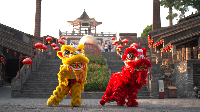 FICRDCSIZY87ZMW0A2SU - 🌍NewspaperAmigo – Your Global News Buddy 🗞️ Lion Dance Meets AI: Bridging Cultures with Innovation 🌏🦁💿 video poster