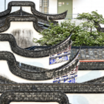 FJCLJ5MM1ZU0BCCA34UB - 🌍NewspaperAmigo – Your Global News Buddy 🗞️ Fuzhou's Ancient Alleys Bloom with Delicate Fringe Tree Flowers 🌸🏮