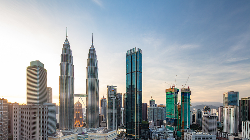 President Xi Jinping Begins Key State Visit to Malaysia 🌏✈️ video poster