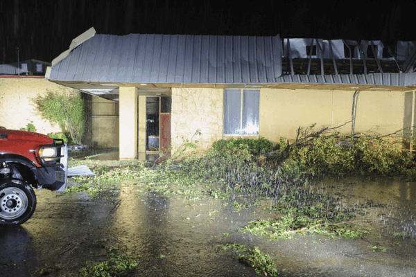 🌪️ Tornadoes Wreak Havoc in Texas, Oklahoma; 3 Dead