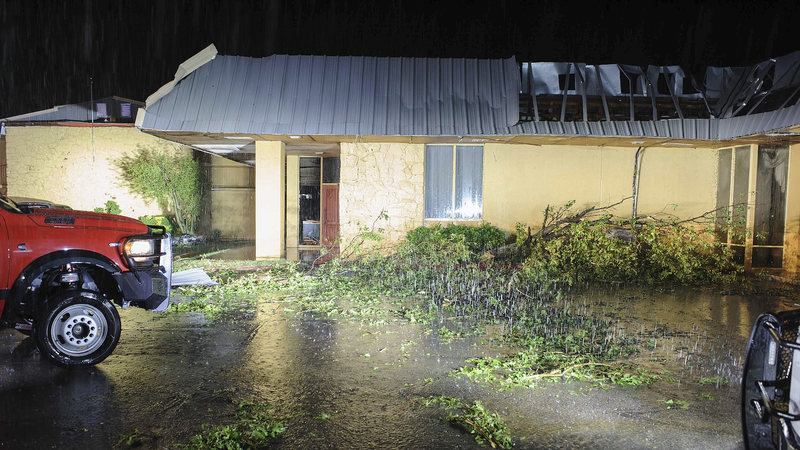 🌪️ Tornadoes Wreak Havoc in Texas, Oklahoma; 3 Dead