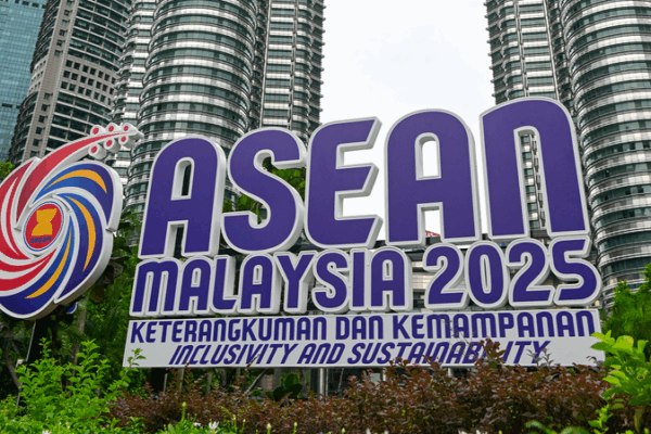 China & ASEAN Forge Stronger Ties Through Trade and Trust 🌏🤝 China & ASEAN Forge Stronger Ties Through Trade and Trust 🌏🤝