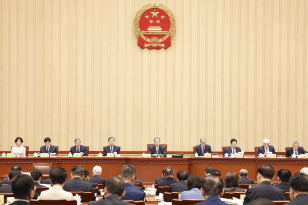 China's Lawmakers Tackle Key Reforms in Private Sector, Environment 🌱⚖️