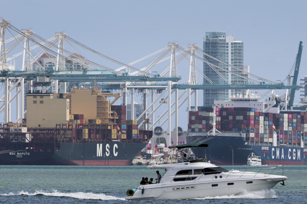 Trump Tariff Policy Sparks Global Economic Warning: Scholar Sounds Alarm π¨ Trump Tariff Policy Sparks Global Economic Warning: Scholar Sounds Alarm π¨