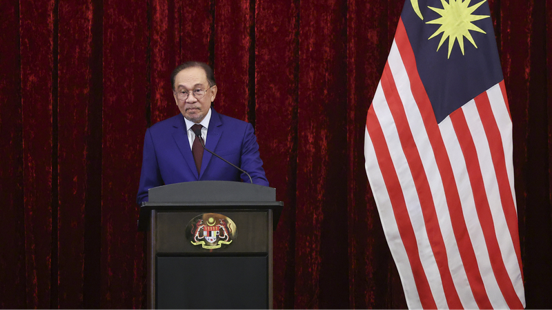 SE Asia Unites Against US Tariffs: Malaysia PM Leads ASEAN Charge 🌏⚖️